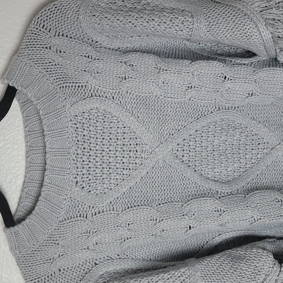 &merci Boho Sweater Cable Knit Bodice Fringe Sleeves Ribbed Hem Size Large Gray - Picture 3 of 11